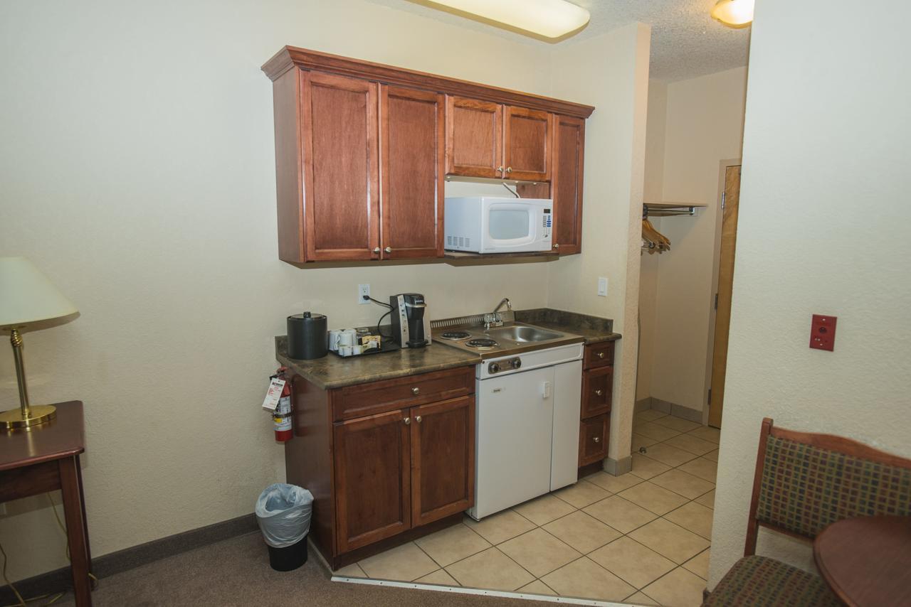 Lakeview Inns & Suites - Chetwynd Esterno foto